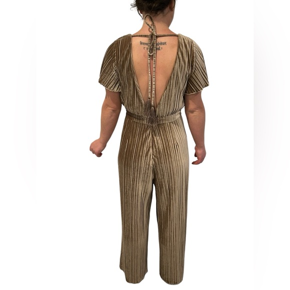 Mink Pink Lex Velvet Jumpsuit Boho Flutter Sleeve Open Back - Picture 5 of 5